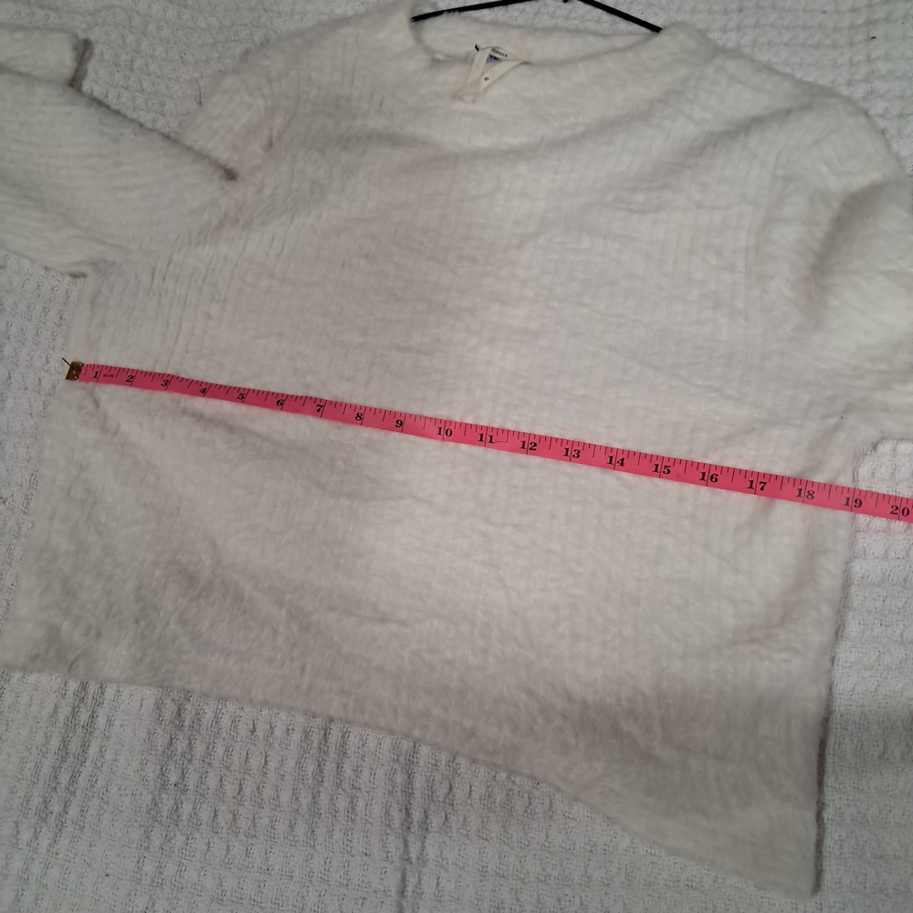 ​🤍 Anthropologie Fluffy Neck Sweater Size: XL - Picture 5 of 13